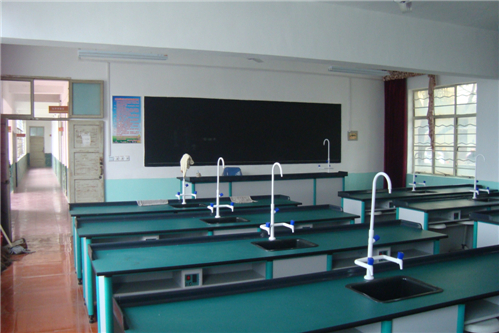 化学实验室 (2)